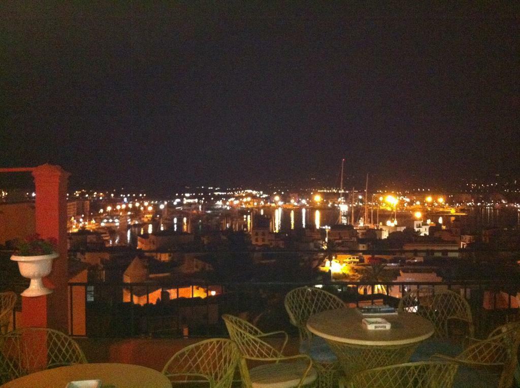 Aparthotel Navila Ibiza Town Exterior photo